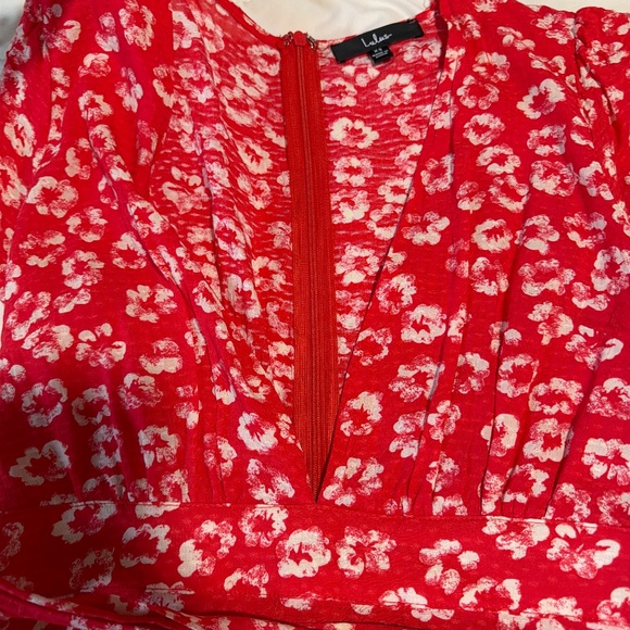 Lulu’s red floral mini dress - Picture 2 of 3